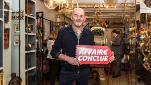 Affaire conclue : ce vieux vase retrouvé au fond d'un placard vendu 3 fois son estimation à l'acheteur Bernard Dumeige