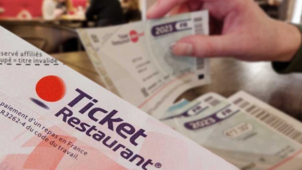 Si vous avez l’habitude de payer vos courses avec vos tickets restaurants, attention, les règles vont changer !