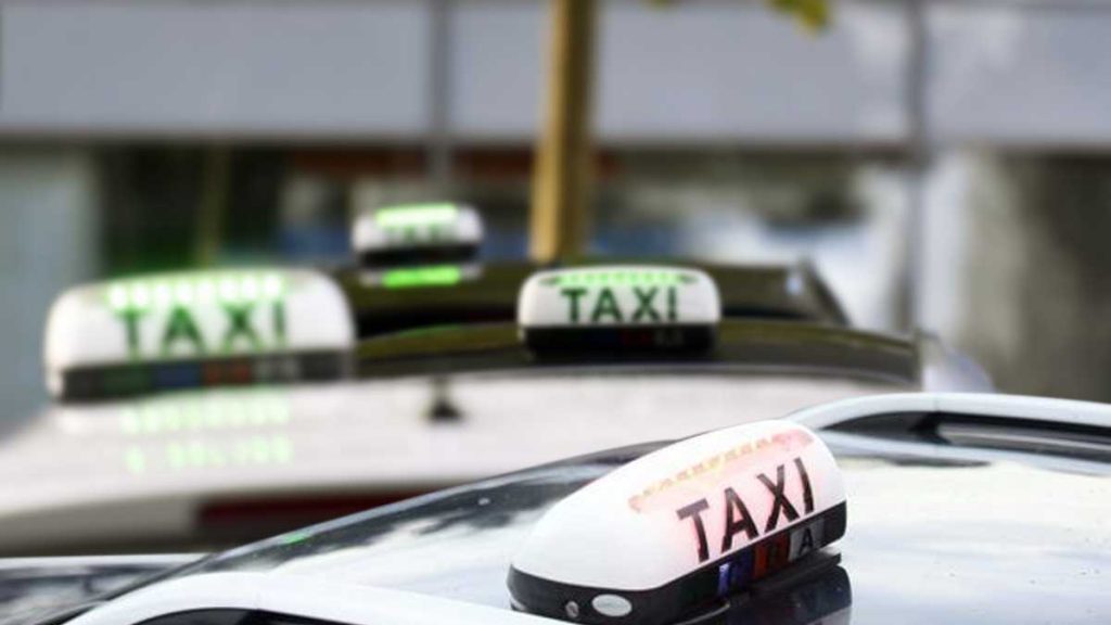 Beaucoup de Français peuvent profiter du taxi gratuit grâce à leur assurance mais ne le font pas