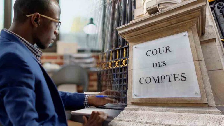 Réforme des retraites : le déficit prévu de 15 milliards en 2035 pourrait atteindre 30 milliards en 2045 d'après la Cour des comptes