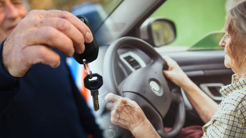 Après plus de 50 ans de conduite, une révision du code de la route s'impose : c'est primordiale