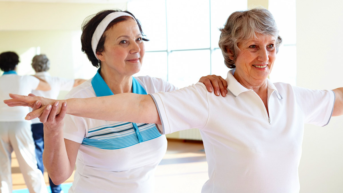 Ni poids ni bandes de résistance : cet exercice idéal pour les femmes de plus de 60 ans pour la force et l’équilibre