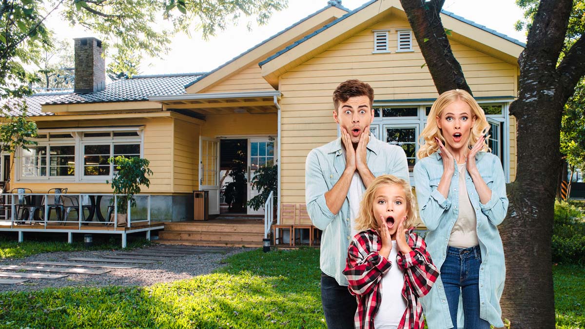 Après un an dans leur nouvelle maison, ils découvrent quatre conteneurs à déchets devant leur maison neuve