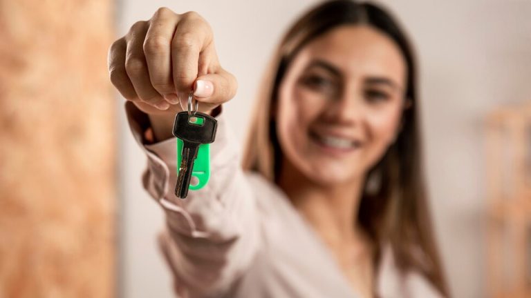 Bonne nouvelle pour les locataires : à partir de cet âge, l’expulsion devient (quasiment) impossible ! La loi protège vos droits