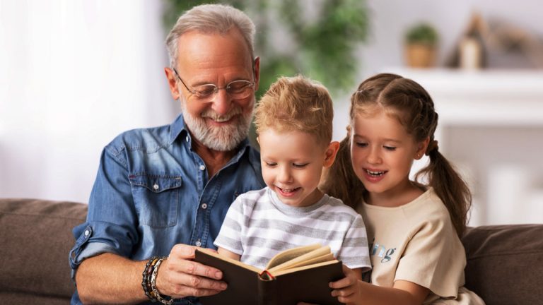 Ces gestes simples des grands-parents tissent des liens indéfectibles avec leurs petits-enfants : ils comptent plus qu'on ne le pense