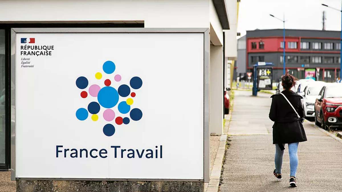 C’est officiel et confirmé par le gouvernement : fin d’accès aux allocations familiales au-delà de ce plafond en 2025