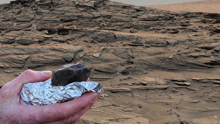 Il a cru qu’il s’est procuré un bout de météorite mais en réalité, c’est la preuve incontestable que Mars abrite une source d’eau !