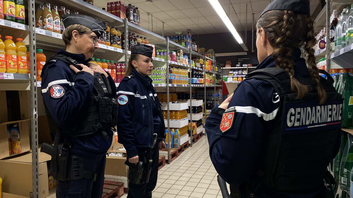 La gendarmerie met en garde contre une nouvelle arnaque aux cartes bancaires dans les supermarchés et nous explique comment l’éviter