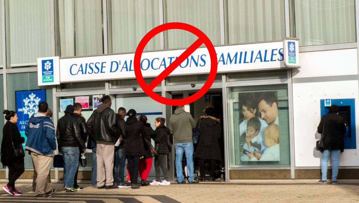 La réforme controversée du gouvernement : la fin des aides sociales pour les étrangers en situation régulière ?