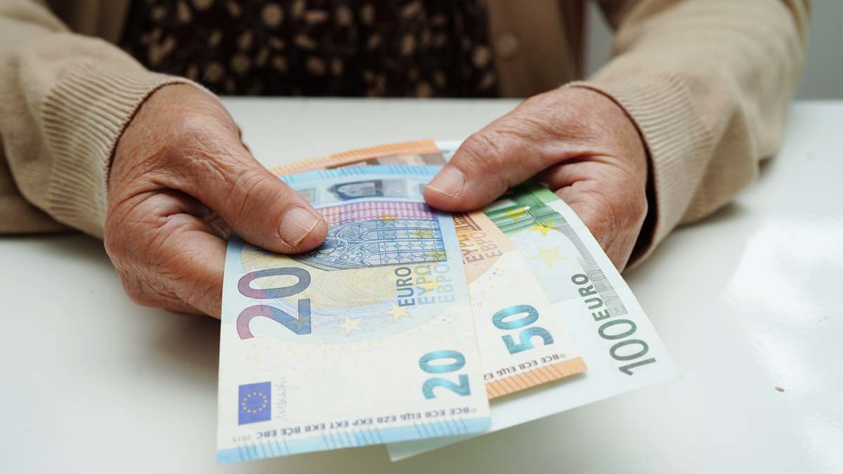 Retraite : le travail au noir peut vous faire gagner des trimestres, grâce à une faille peu connue du système